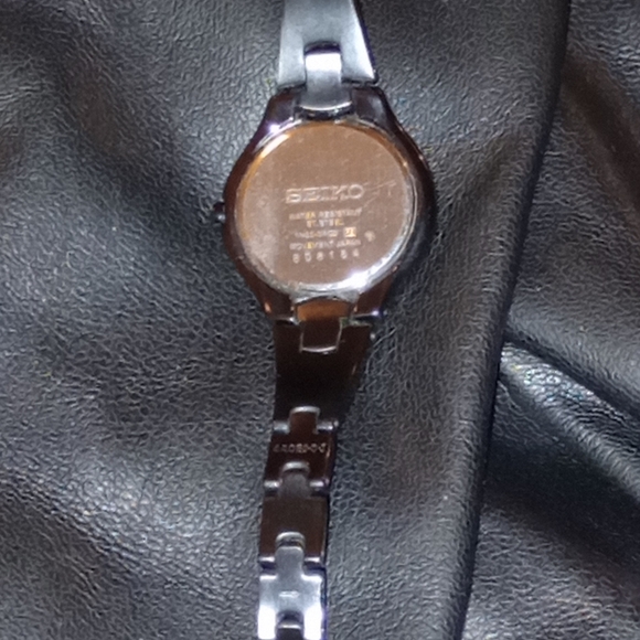 SEIKO DIAMOND BLK STEEL FACE BRACELET WATCH SUJF85